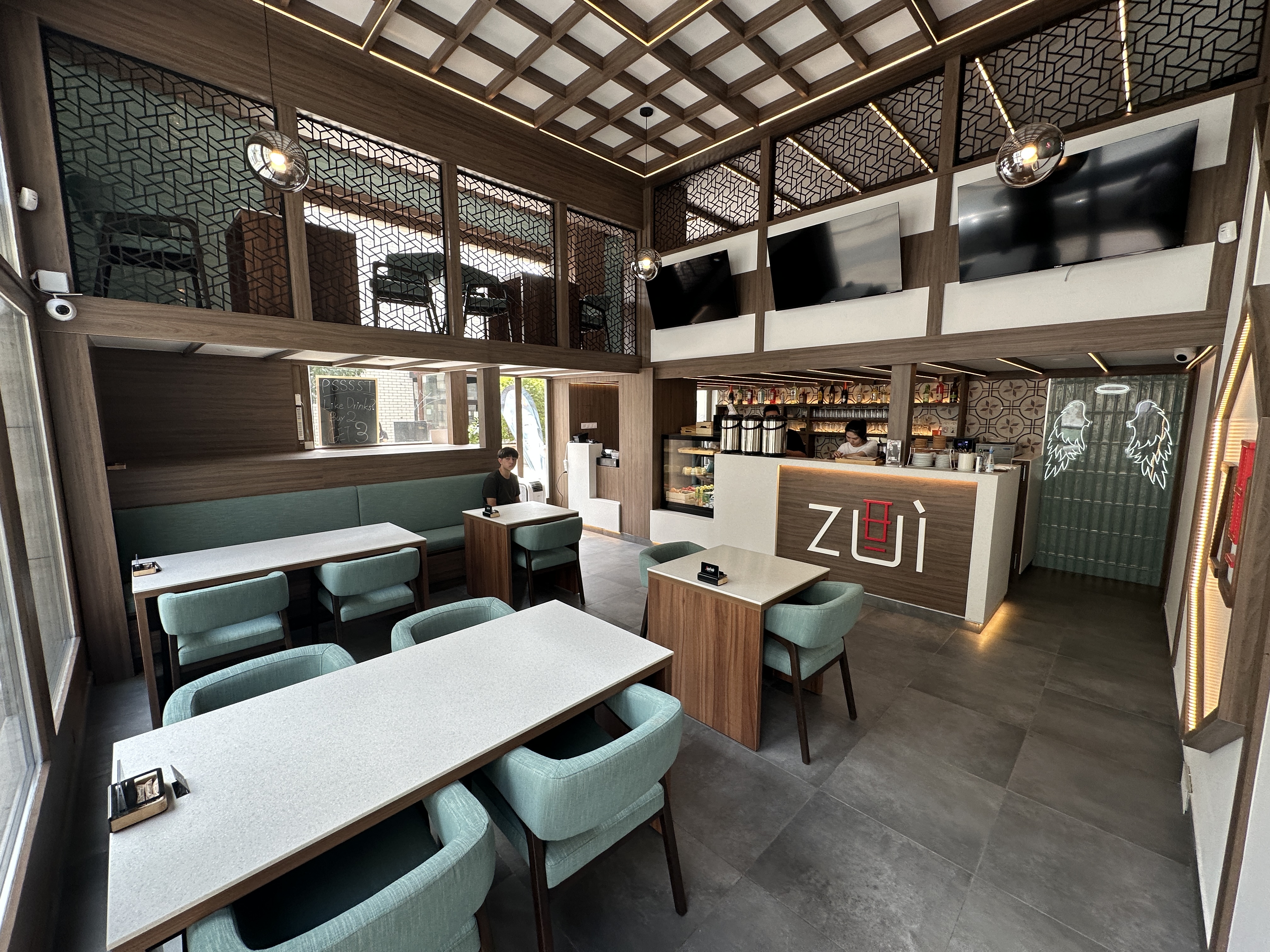 Zui Food & Bar