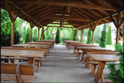 Idilli Pihenőpark Lovastanya és Panzió