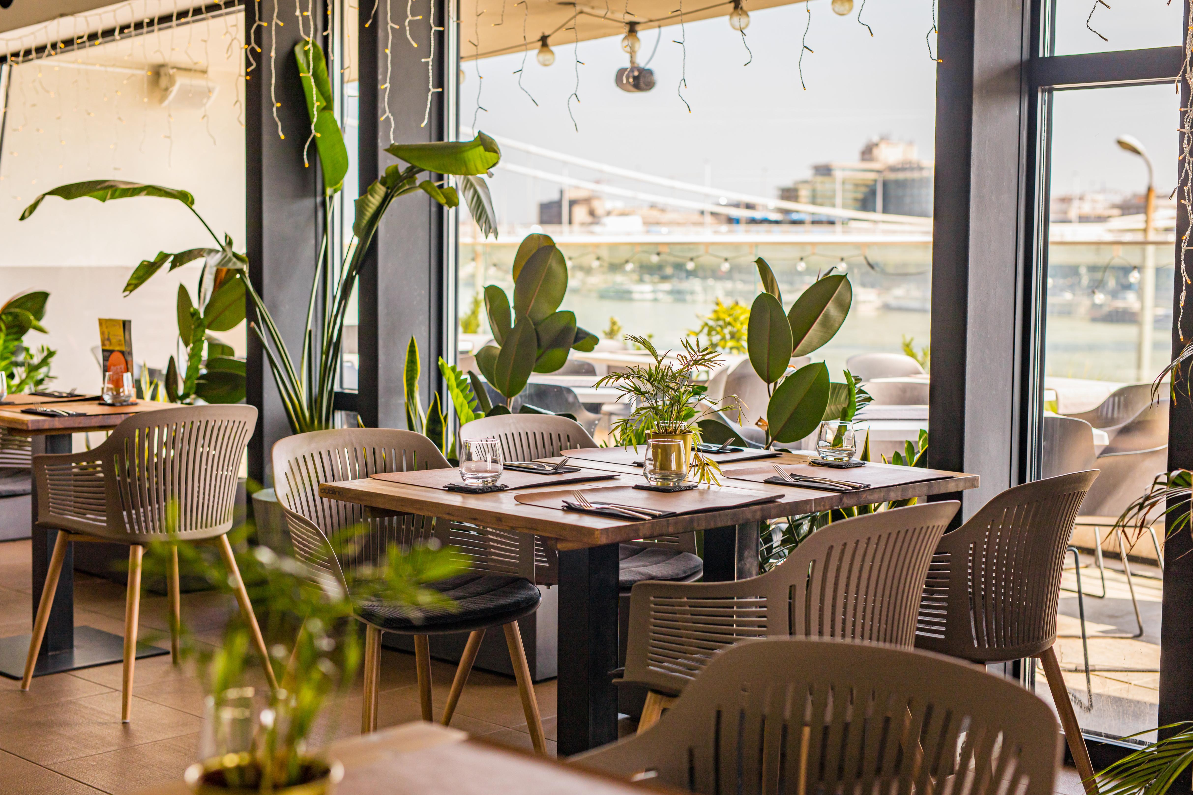 Rudas Bistro