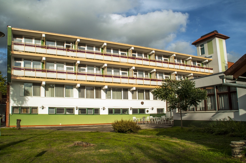 Komfort Hotel Platán