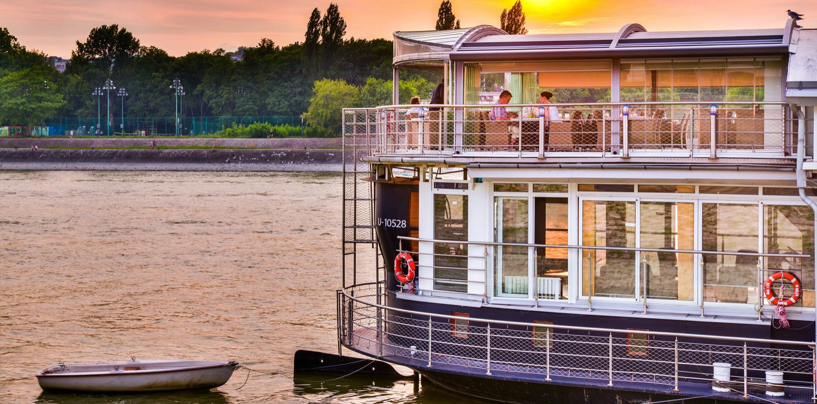 Vogue Boat Restaurant