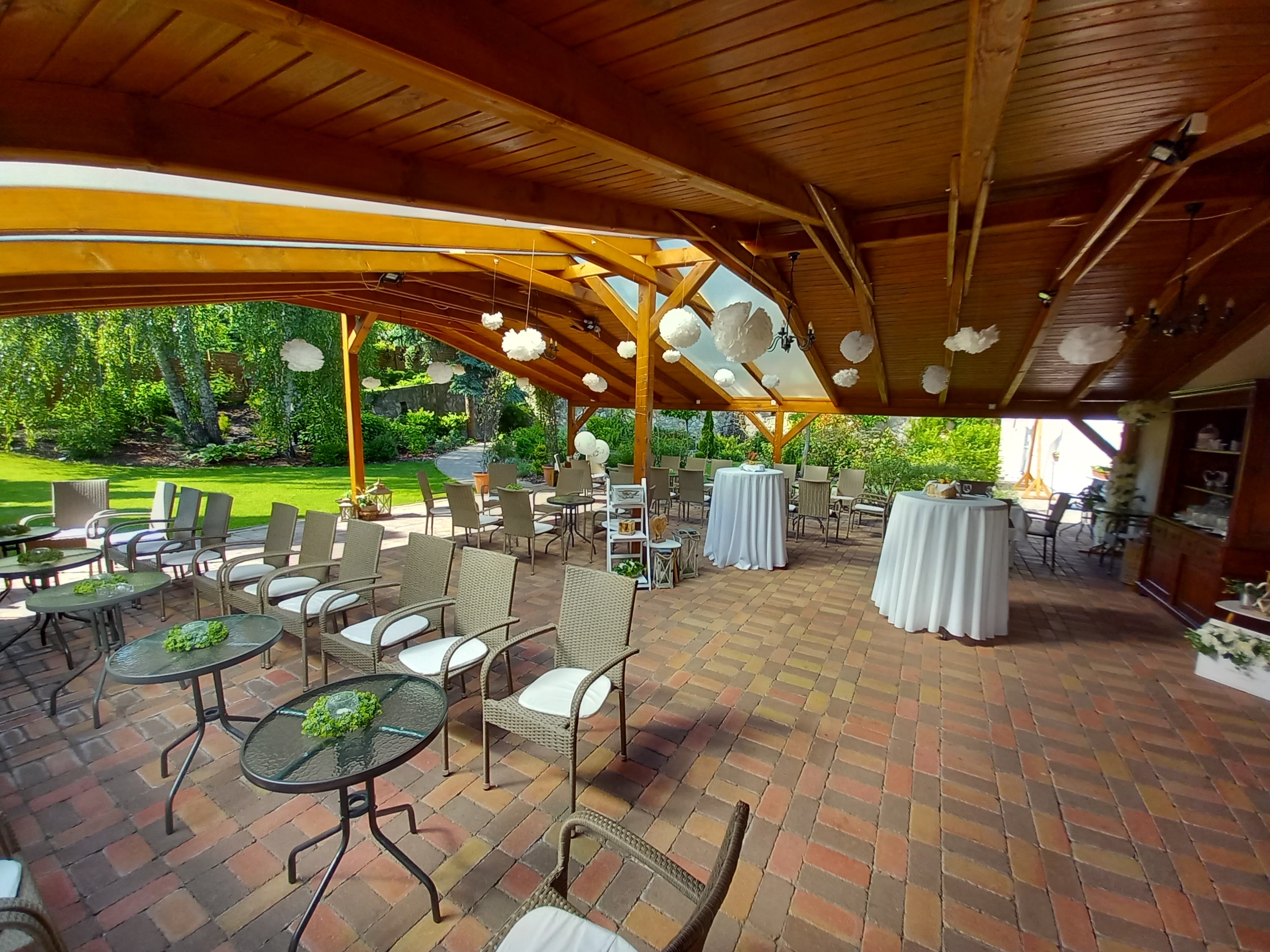 Árnyas Panzió és Rendezvényközpont