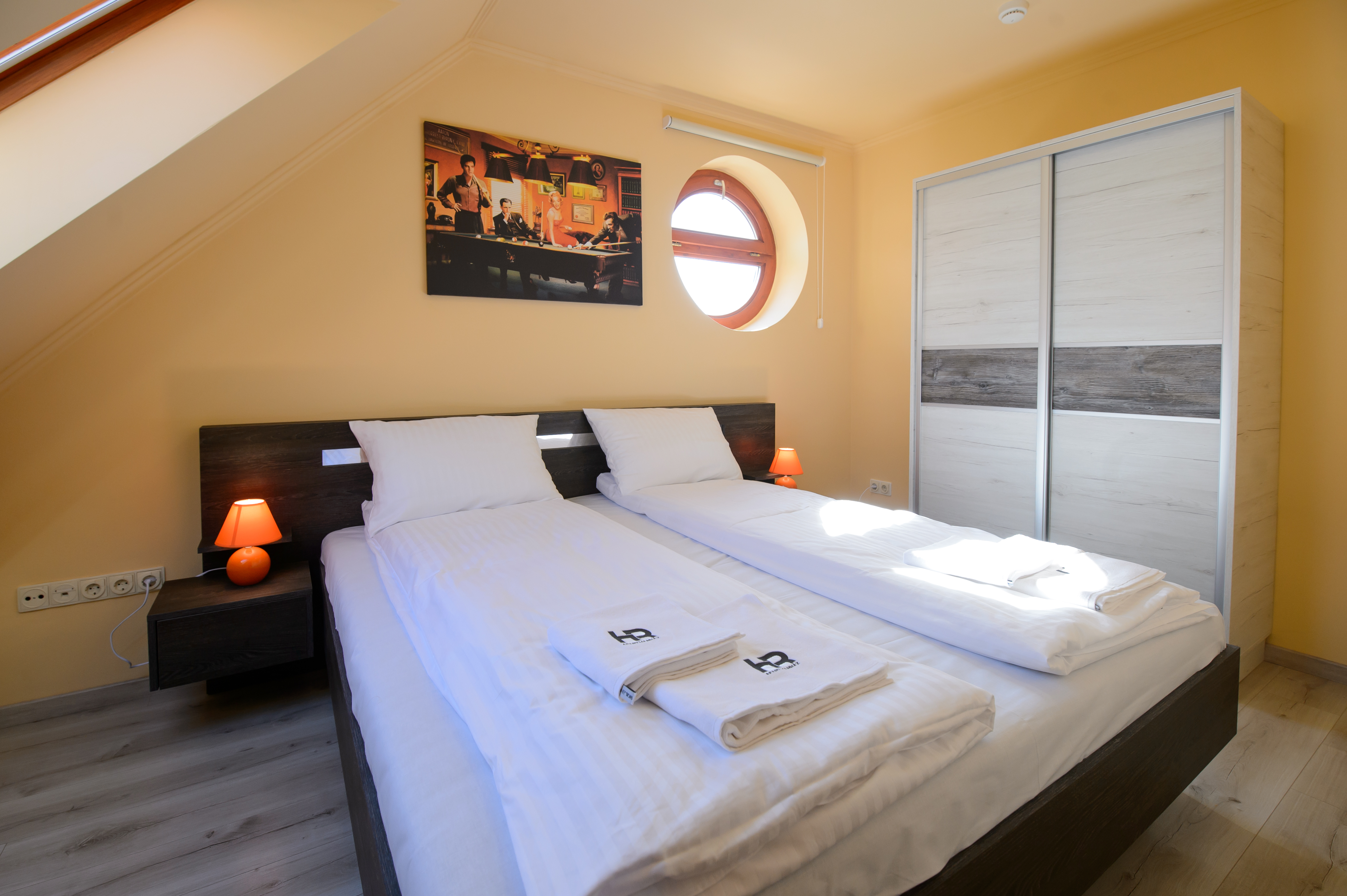 HR Apartmanház