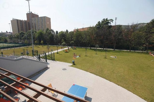 Mom Sport és Rendezvényközpont