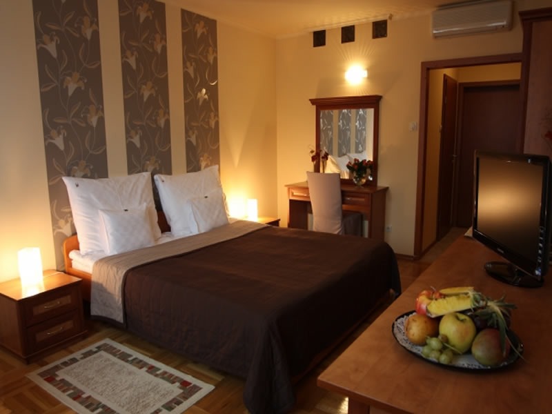 Dóm Hotel