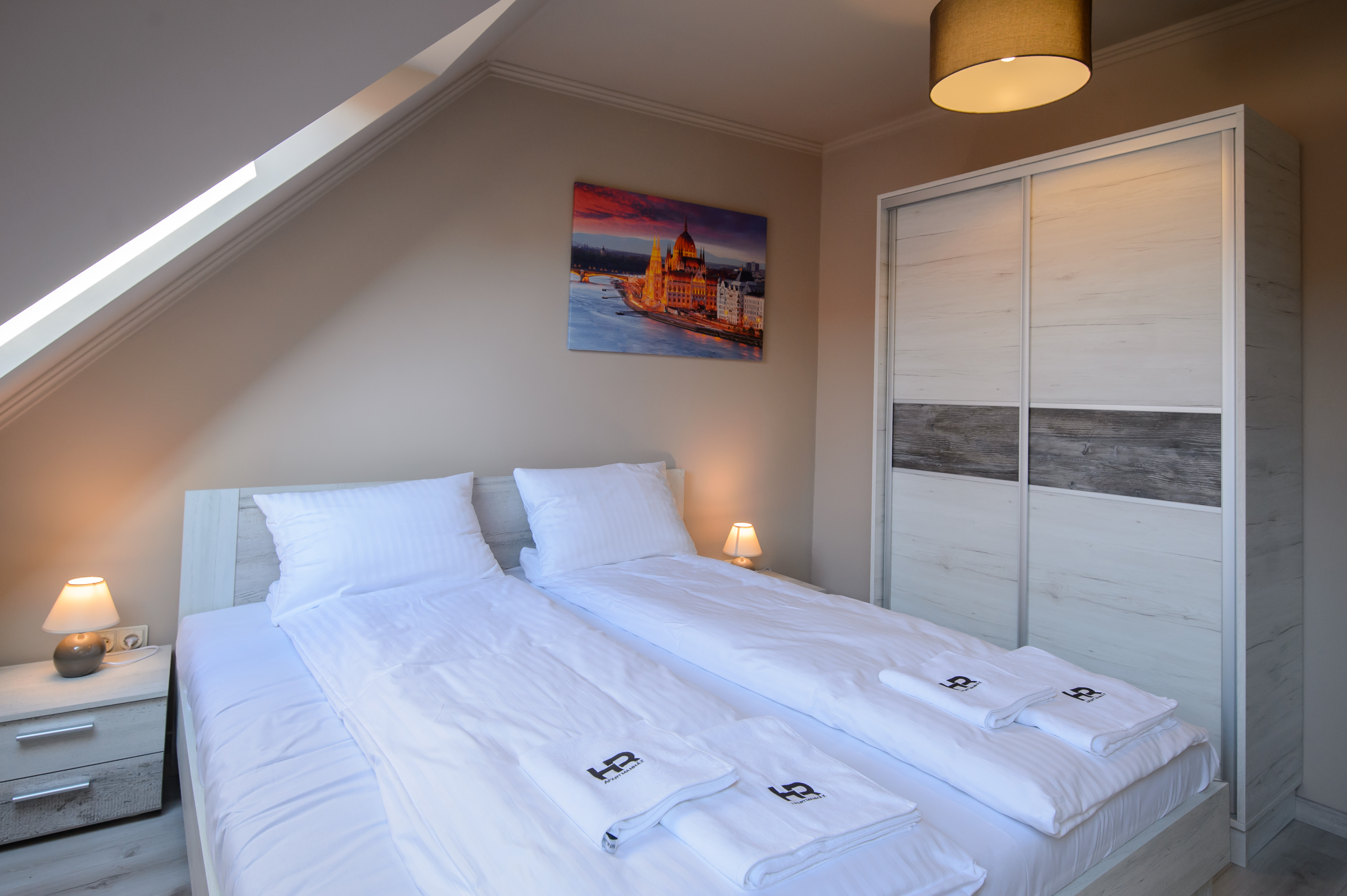 HR Apartmanház