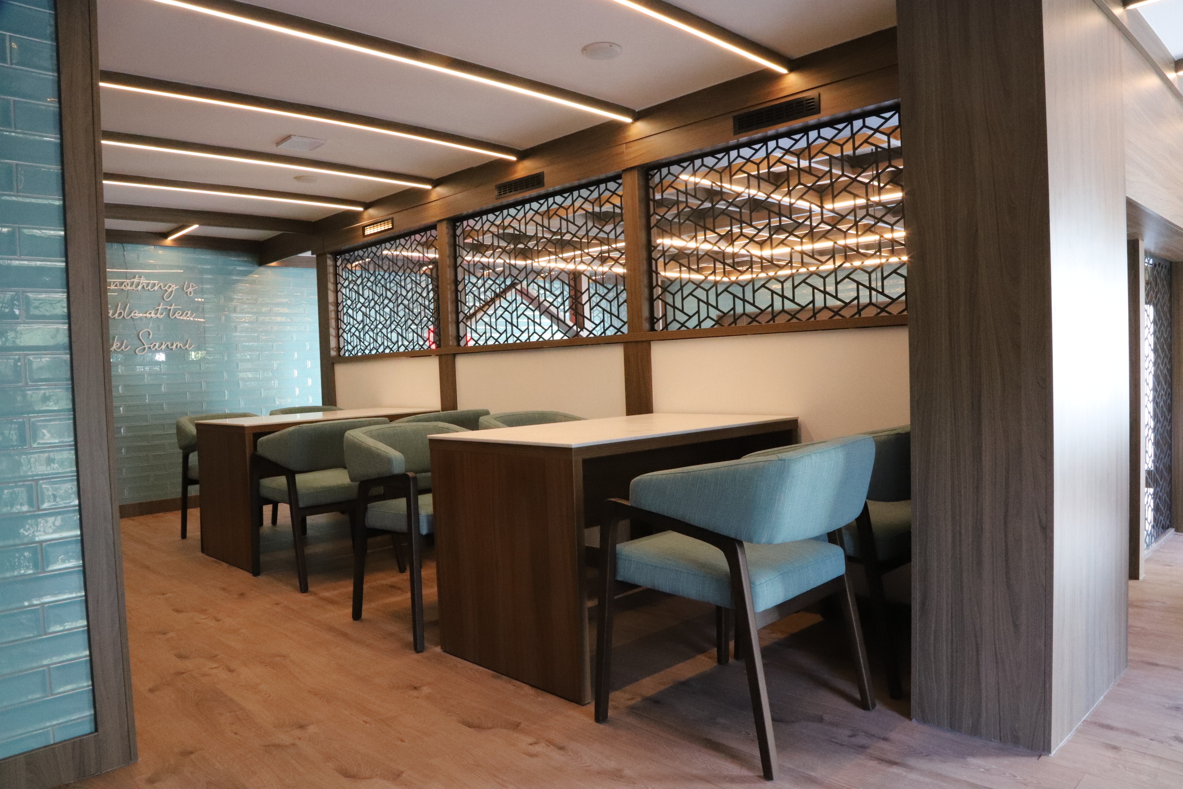 Zui Food & Bar