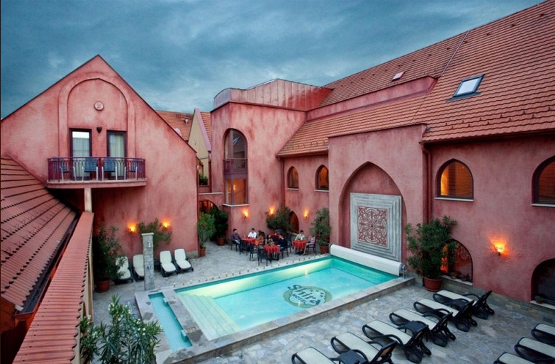 Shiraz Hotel