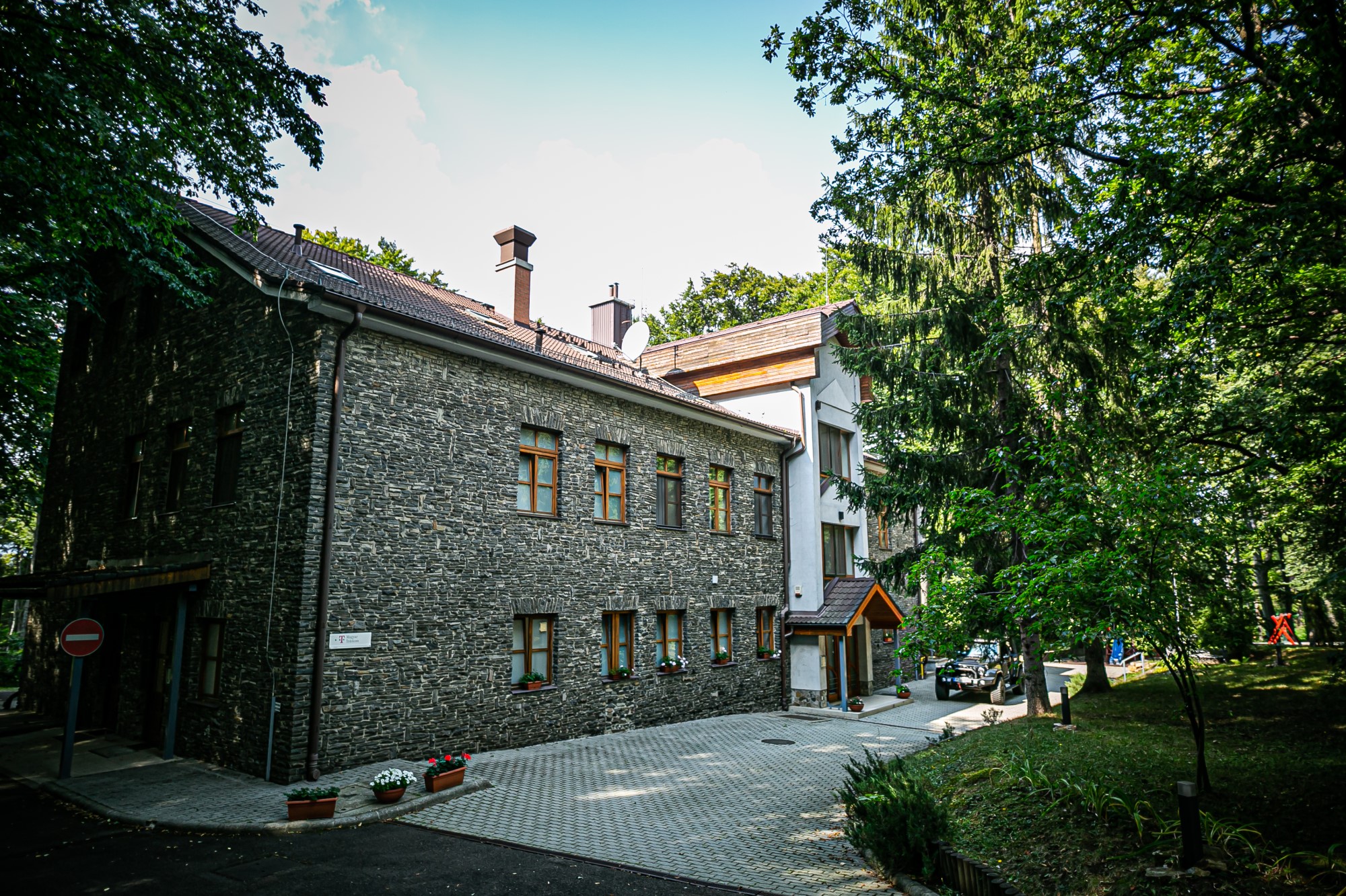 4 Évszak Hegyihotel