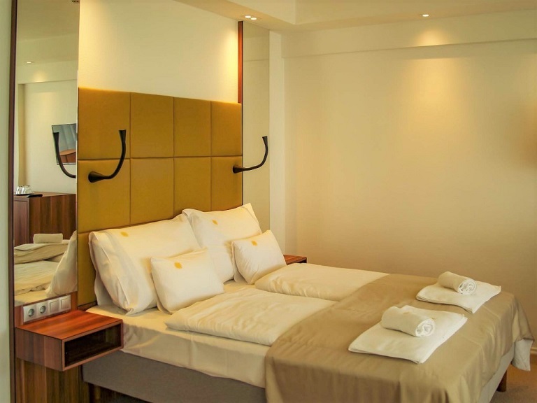 Világos Hotel Balatonvilágos