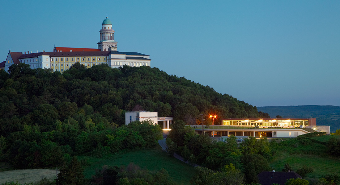 Viator Étterem és Borbár