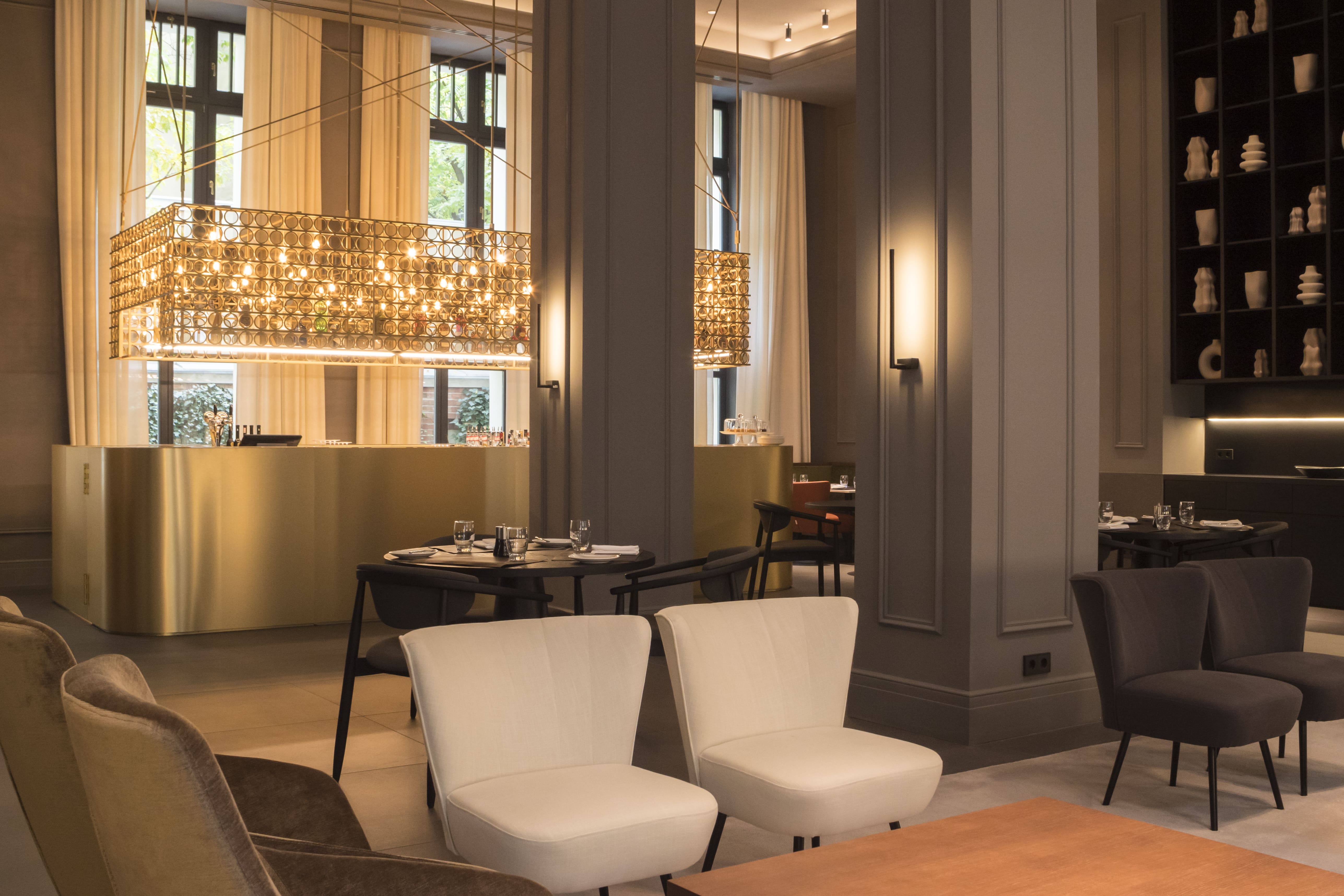 Kozmo Hotel Suites & Spa