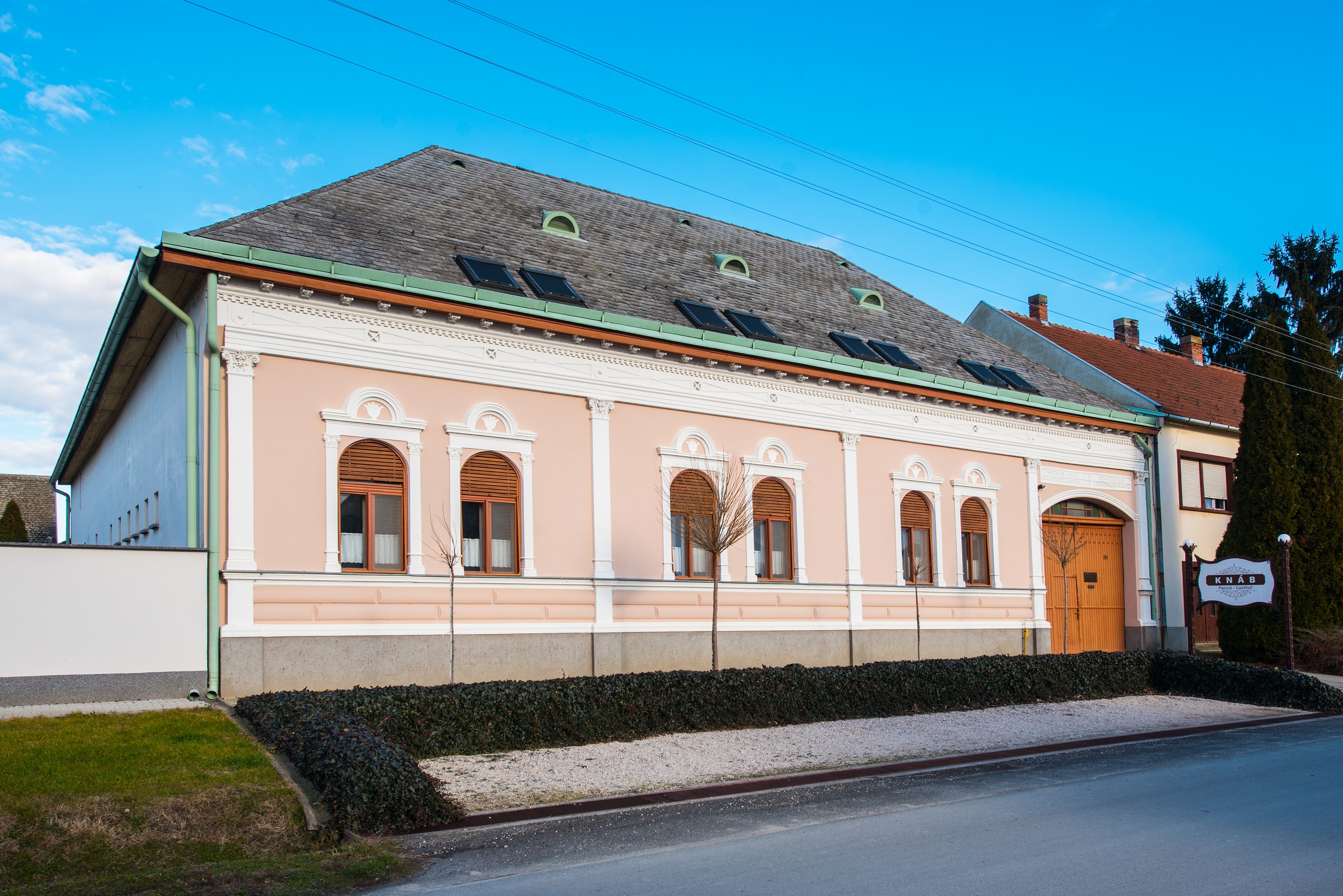 Knáb Panzió