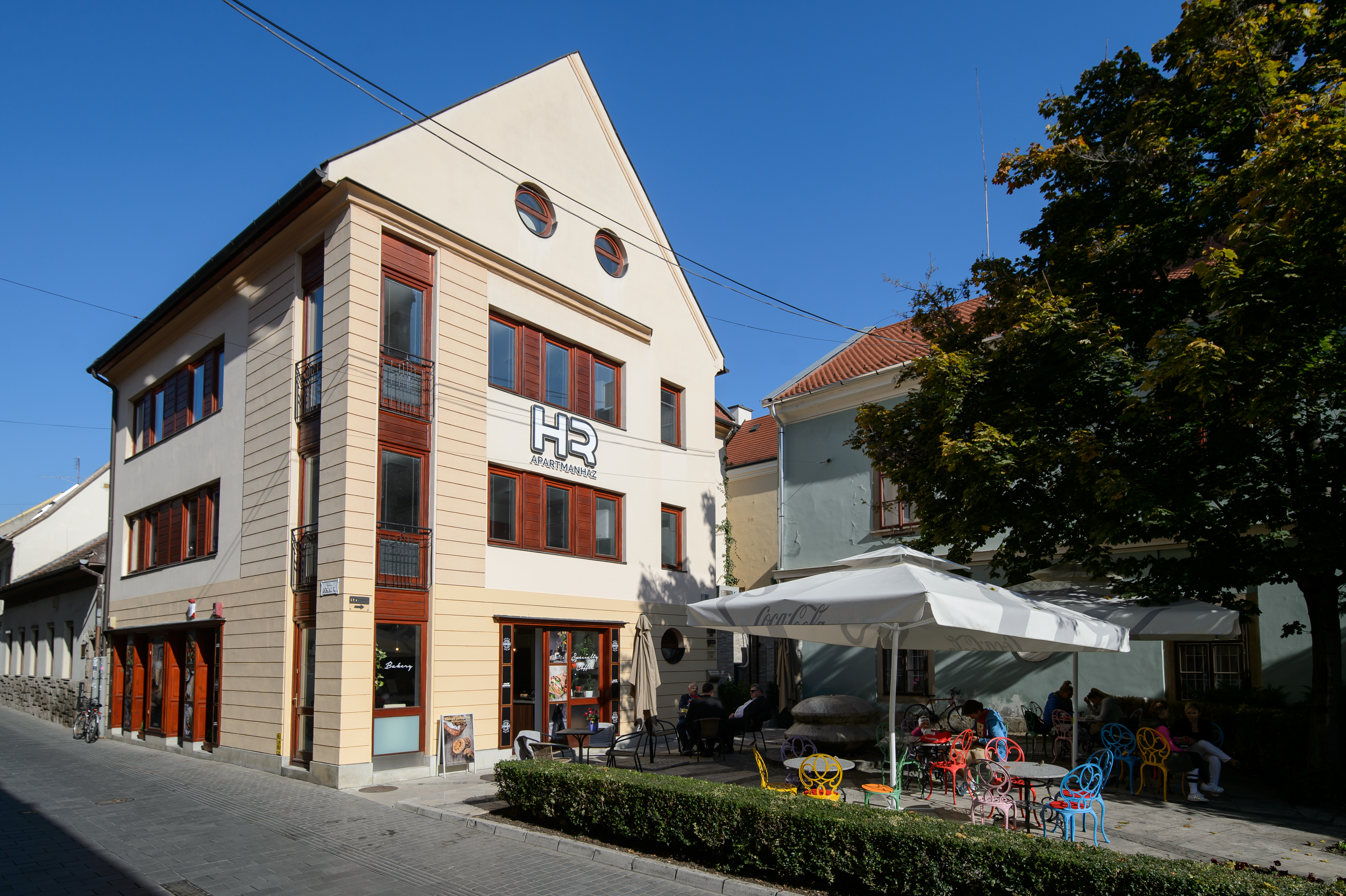 HR Apartmanház