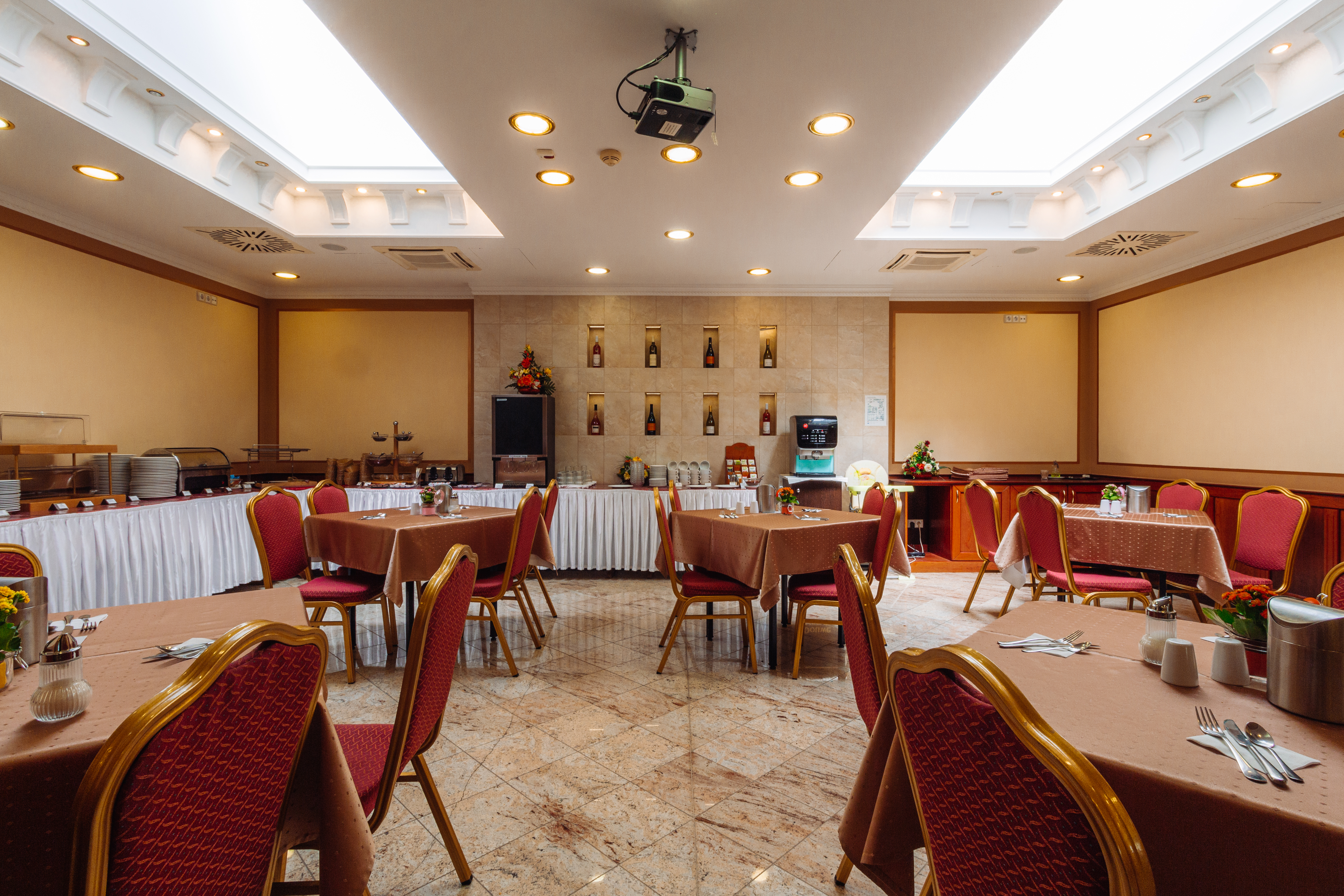 Hotel Ködmön Eger