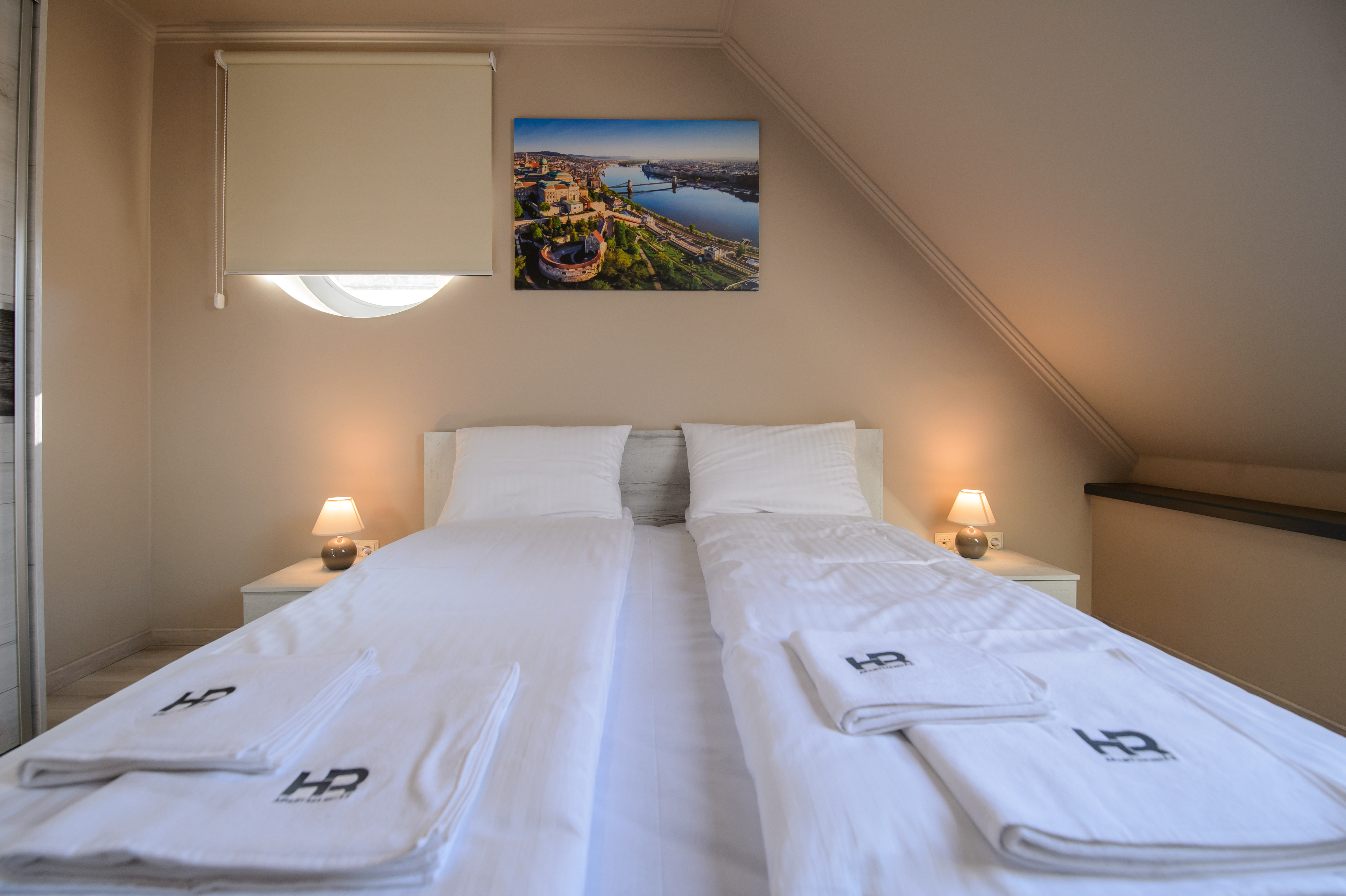 HR Apartmanház