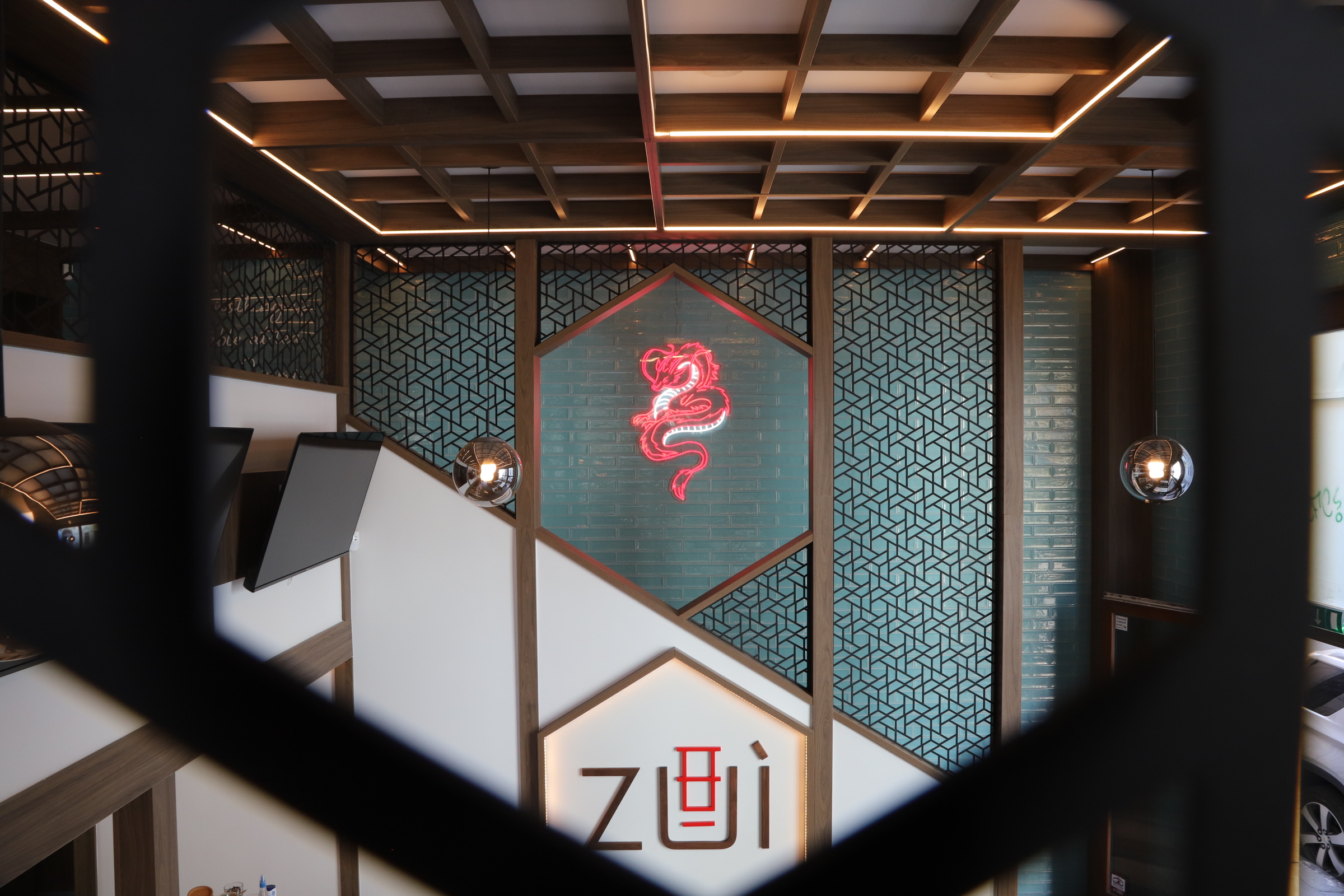 Zui Food & Bar
