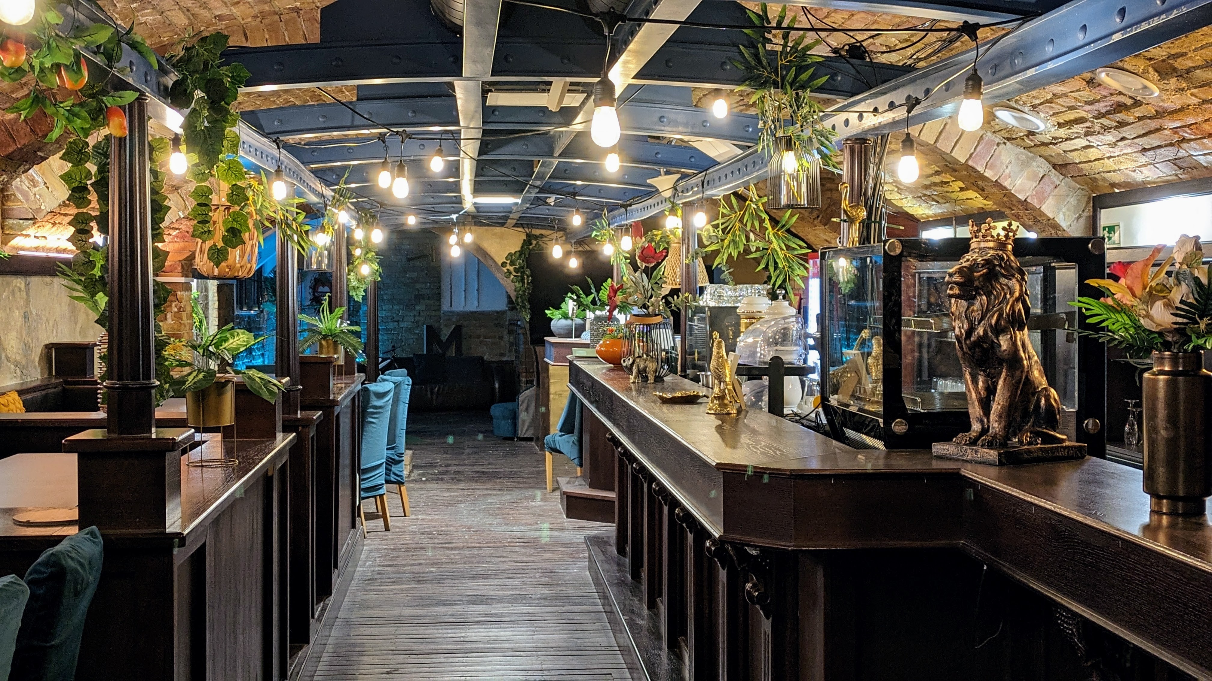 MSTR1 Cafe and Lounge
