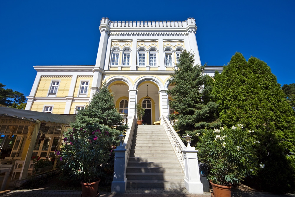 Astoria Hotel