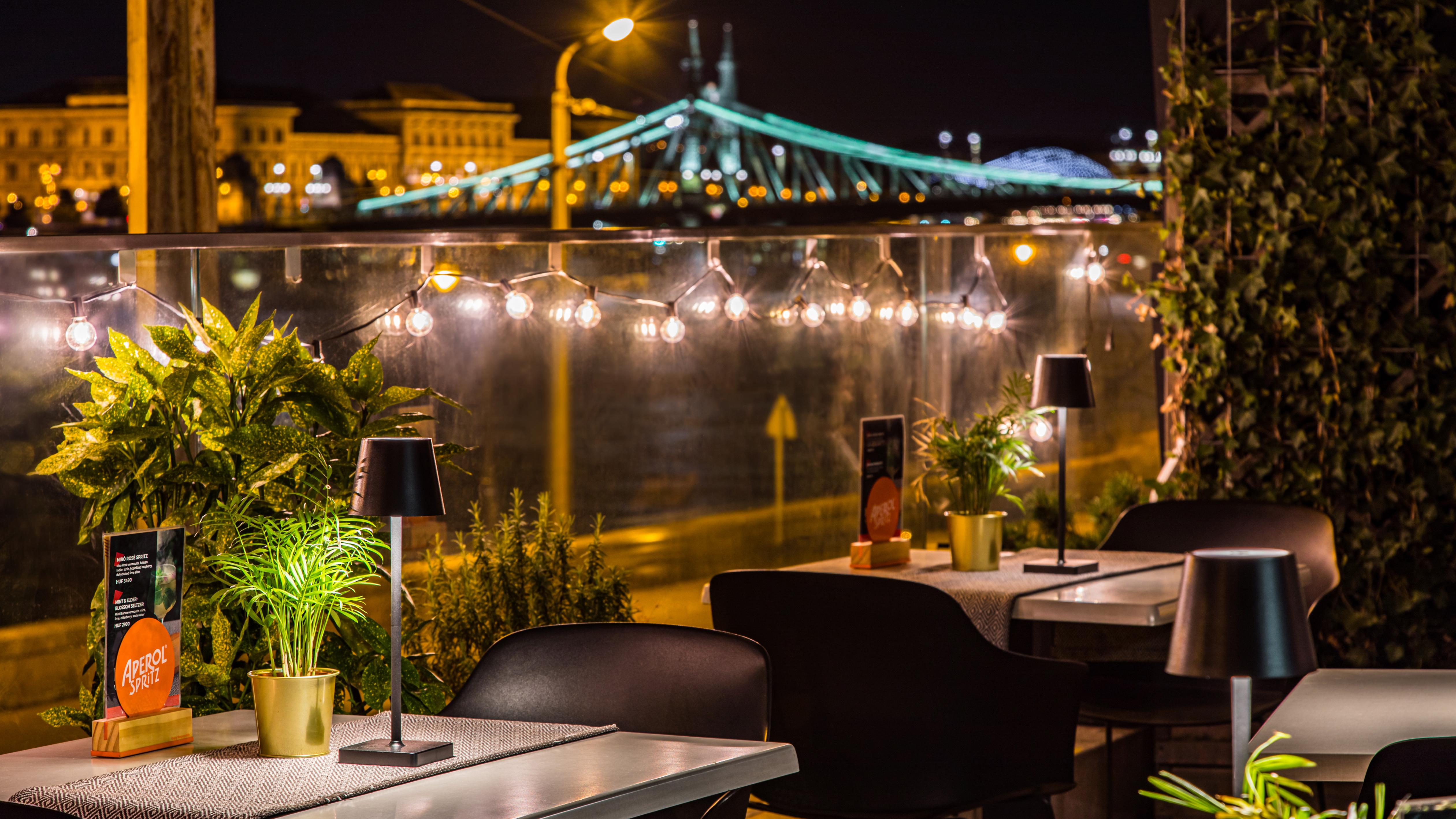 Rudas Bistro