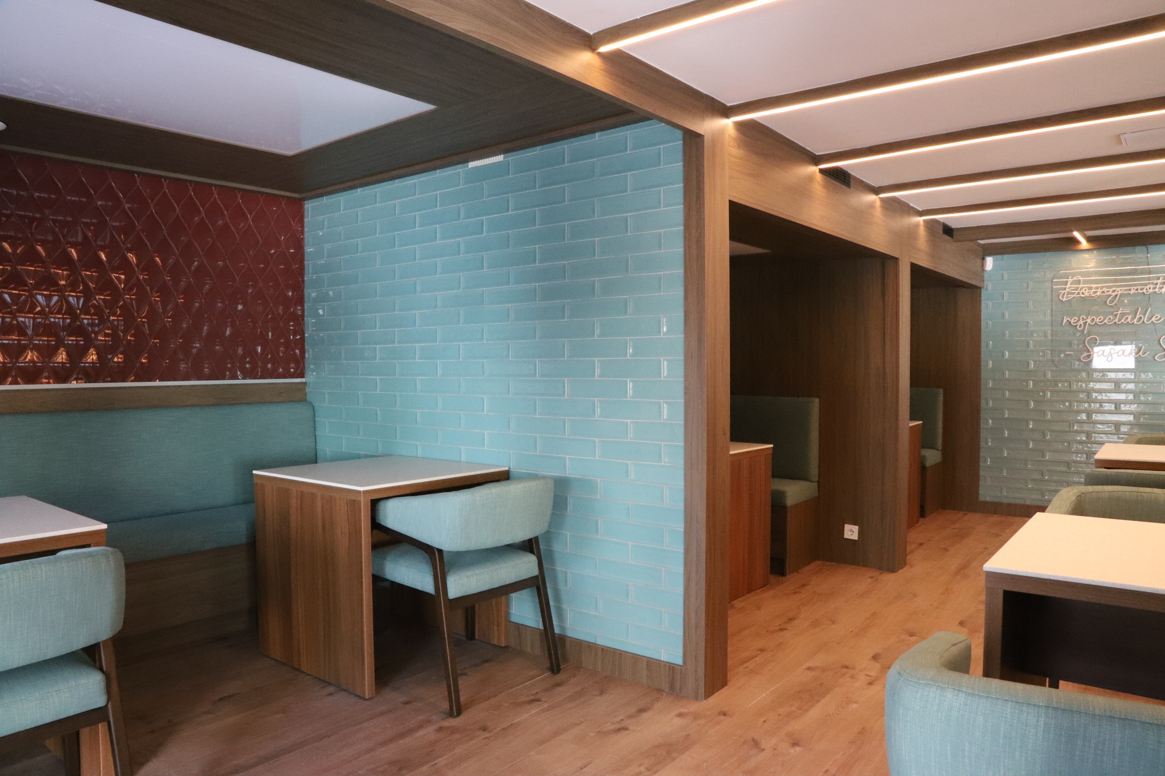 Zui Food & Bar