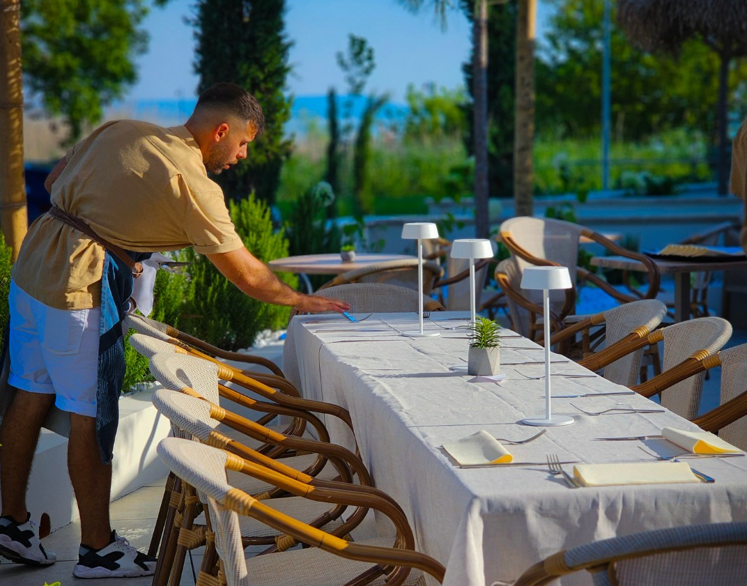AkaliPort JOSPER Grill & Lounge terembérlés