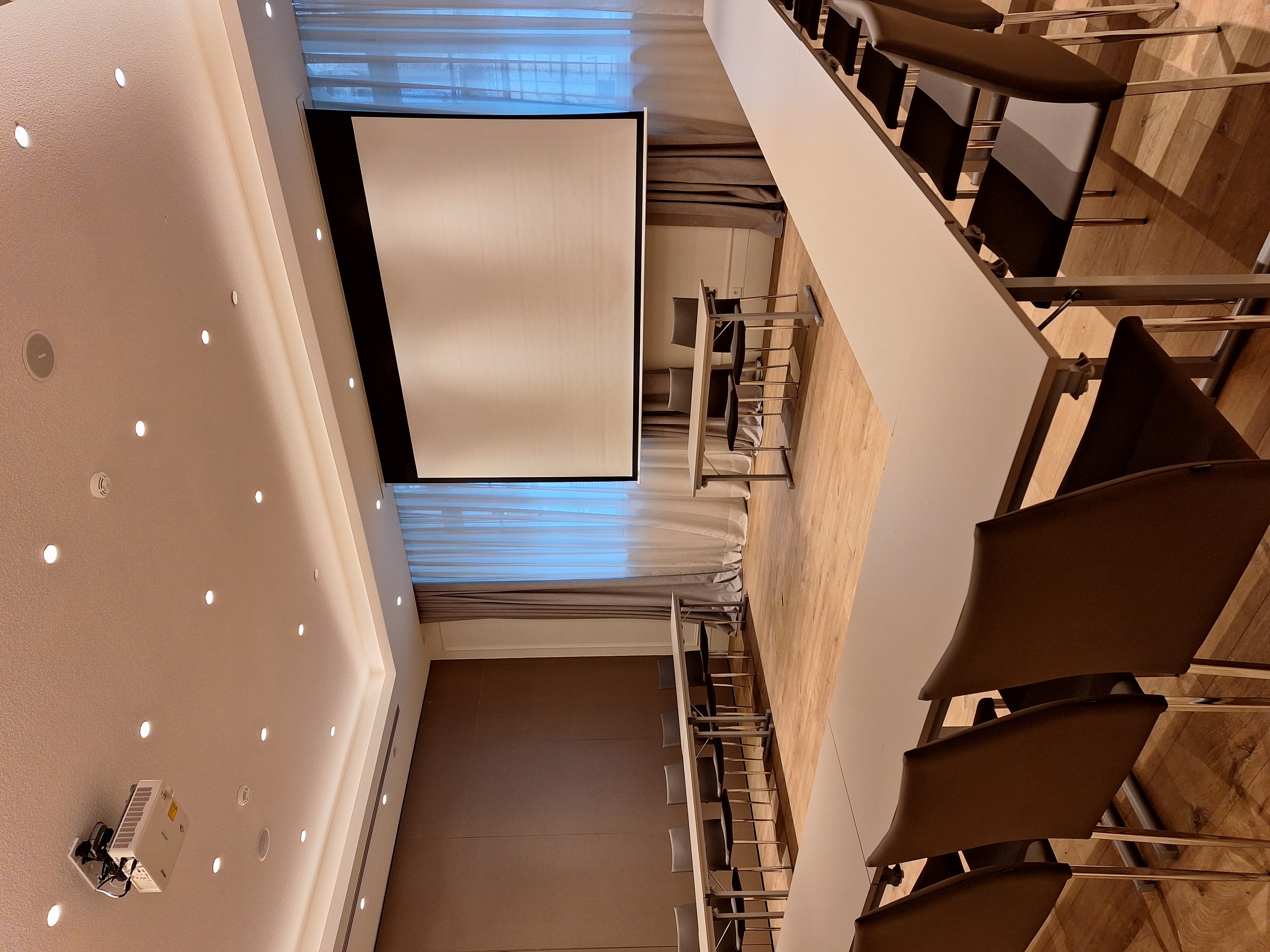 Kozmo Hotel Suites & Spa - Cegeshelyszinek.hu
