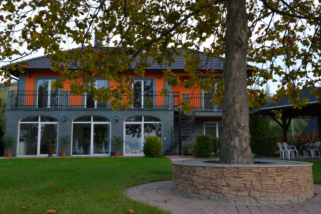 Gránit Villa Balatonszárszó kert