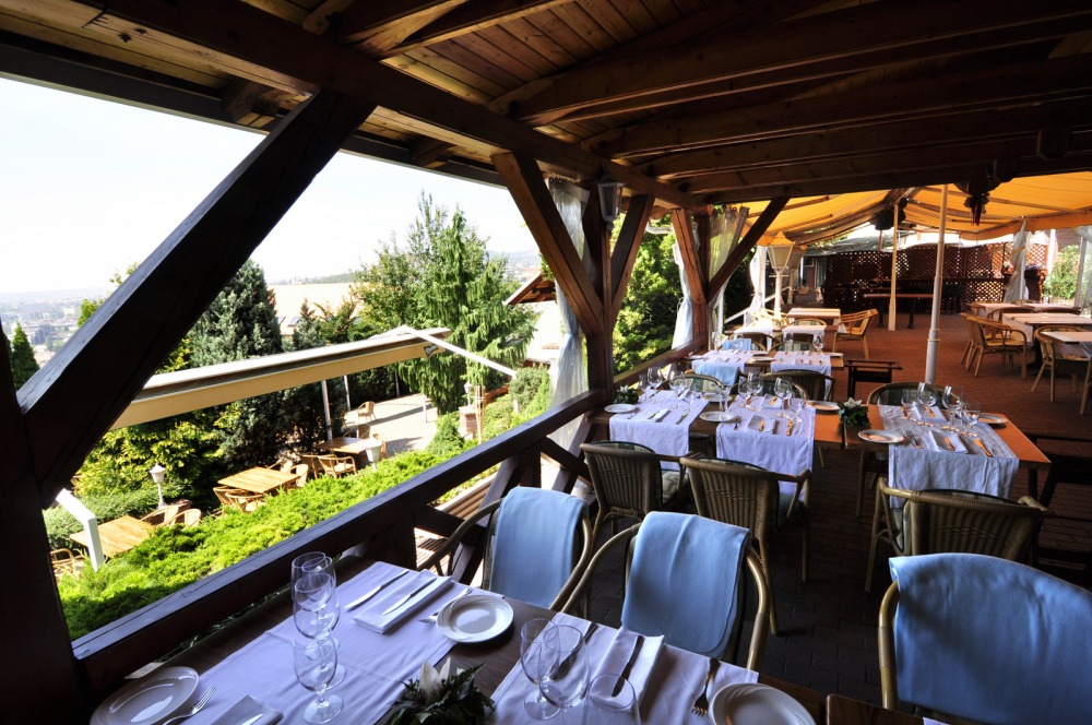 Búsuló Juhász Étterem