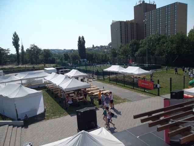 Mom Sport és Rendezvényközpont