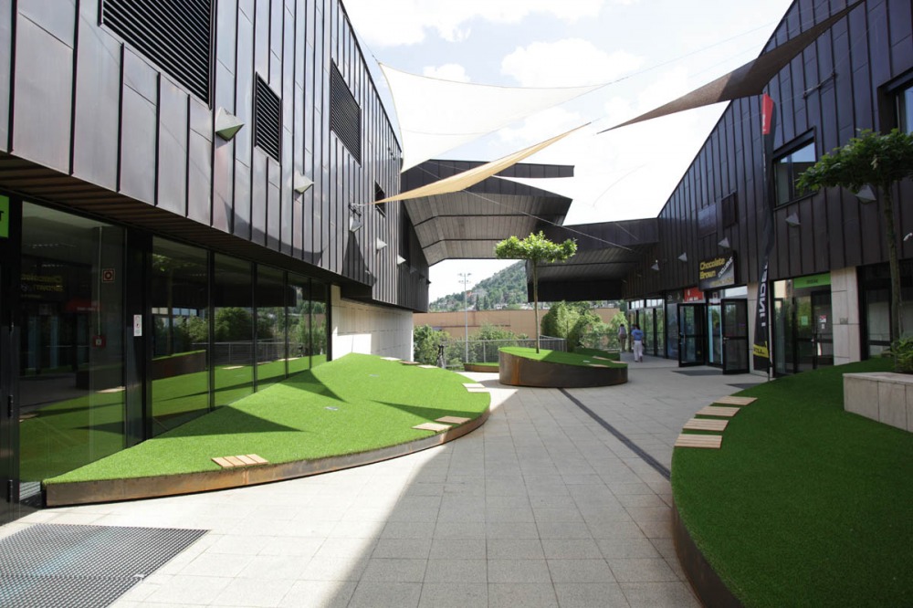 Mom Sport és Rendezvényközpont