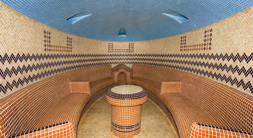 Rubin Wellness & Conference Hotel