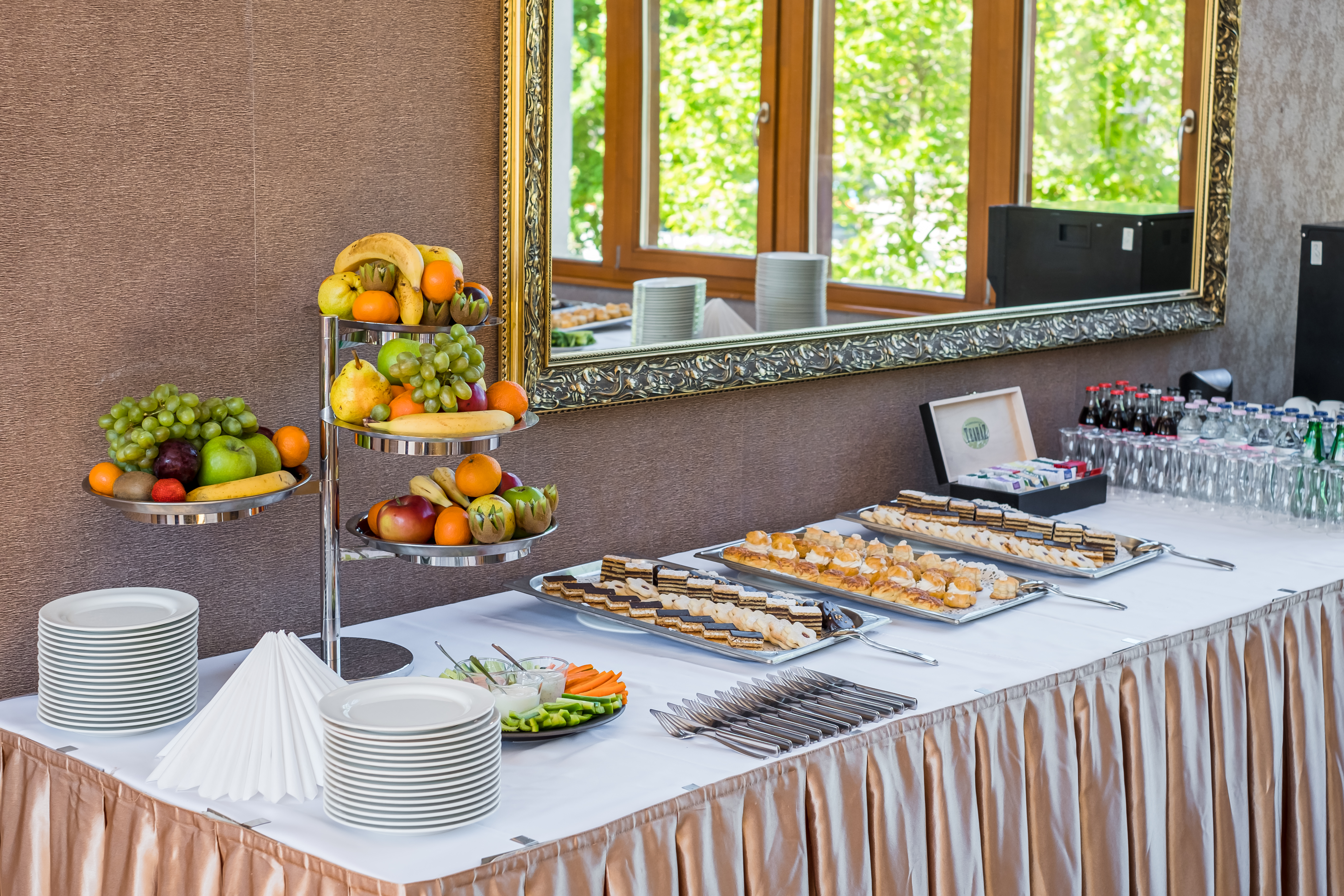 Hotel Golden Lake Resort