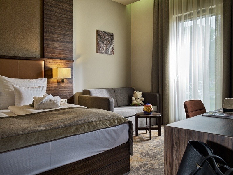 Barack Thermal Resort