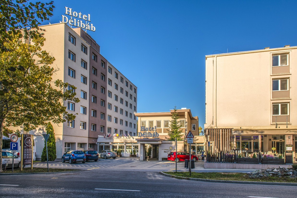 Hotel Délibáb