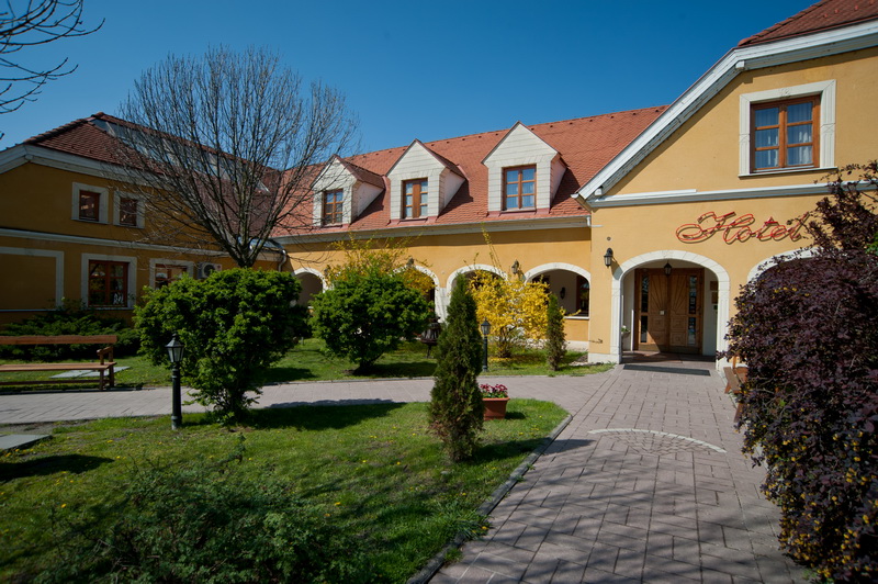 Gastland M0 Hotel és Konferenciaközpont