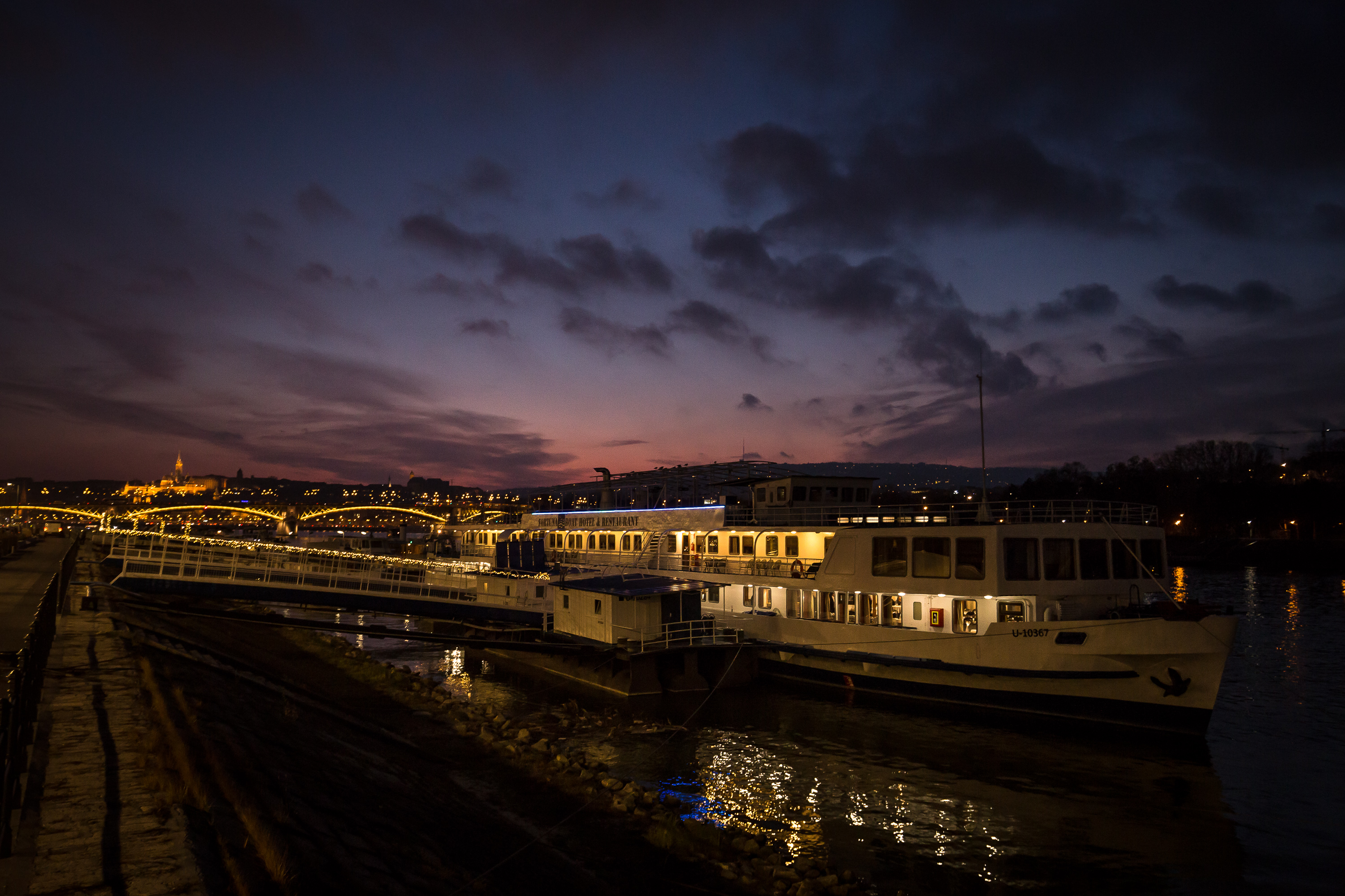 Fortuna Boat Hotel & Restaurant