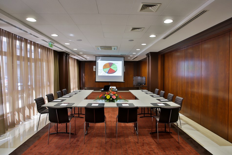 Adina Apartment Hotel