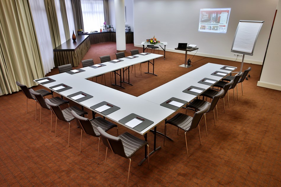 Adina Apartment Hotel