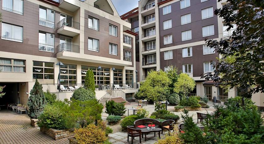 Adina Apartment Hotel