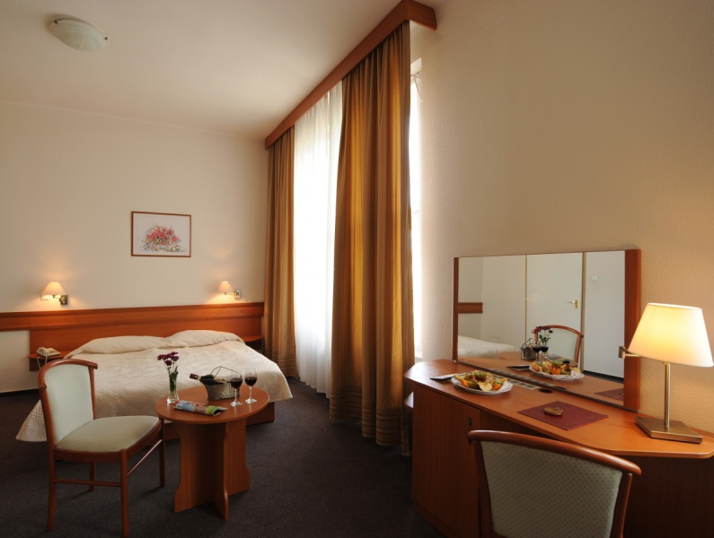 Hunguest Hotel Platánus