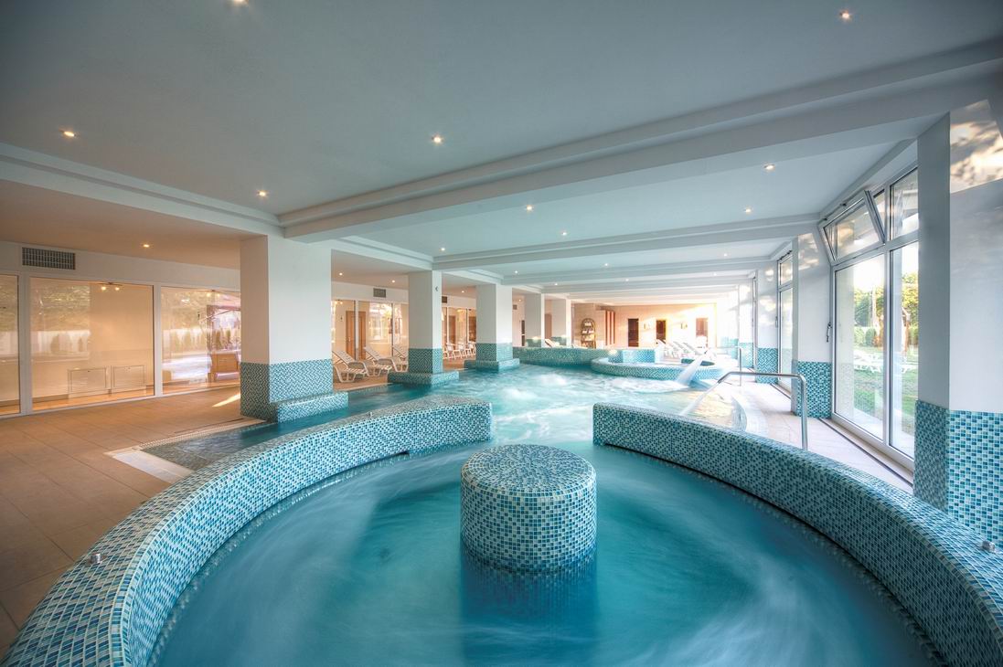 Két Korona Konferencia és Wellness Hotel