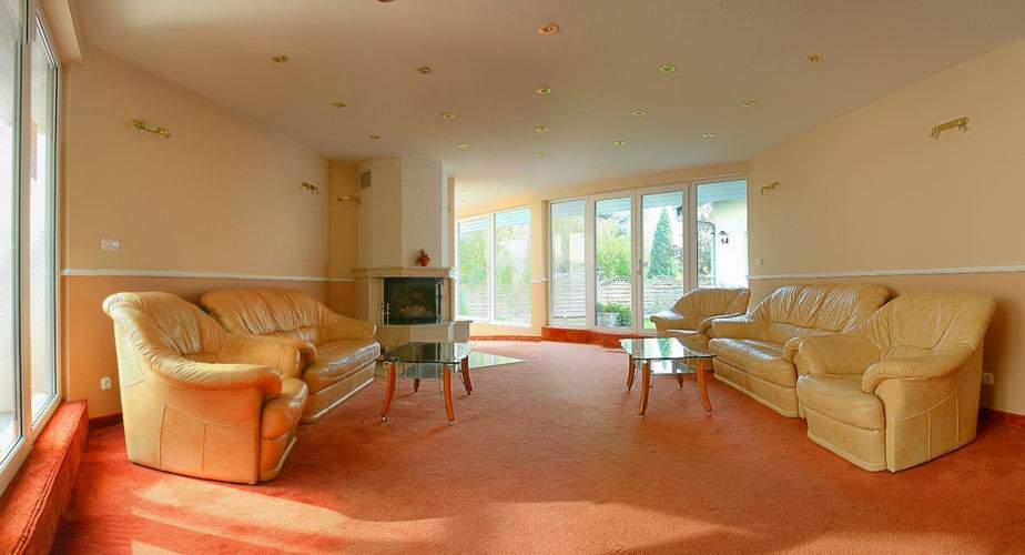 Két Korona Konferencia és Wellness Hotel