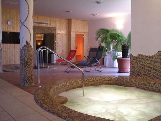 Kincsem Wellness Hotel