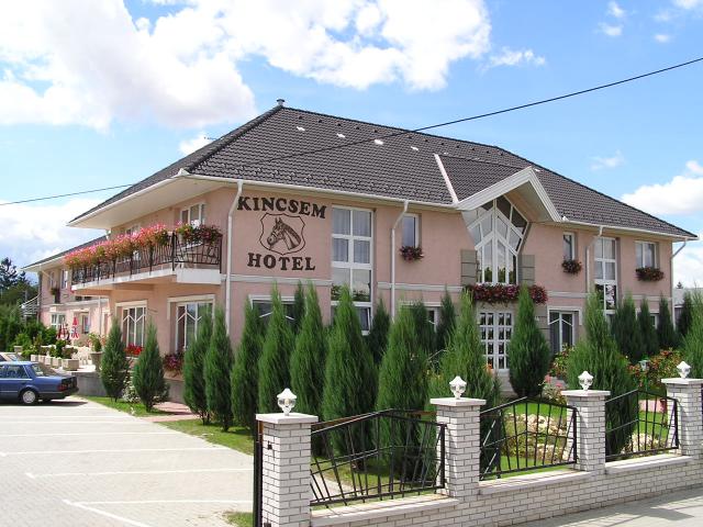 Kincsem Wellness Hotel