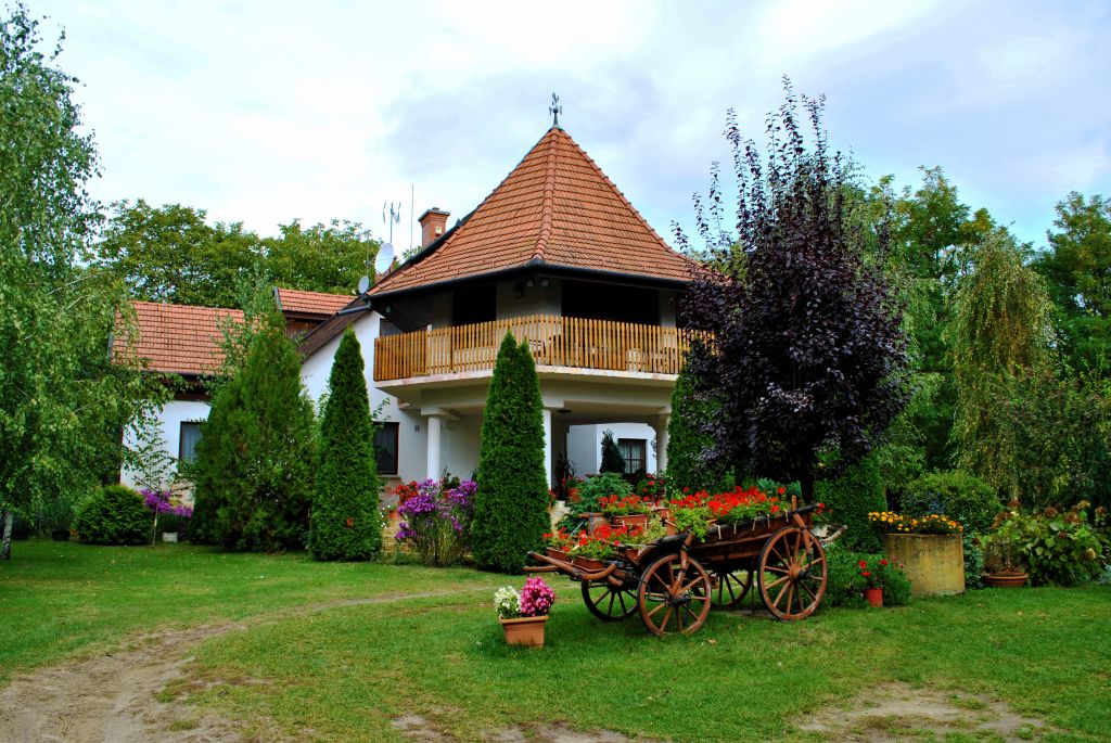 Idilli Pihenőpark Lovastanya és Panzió