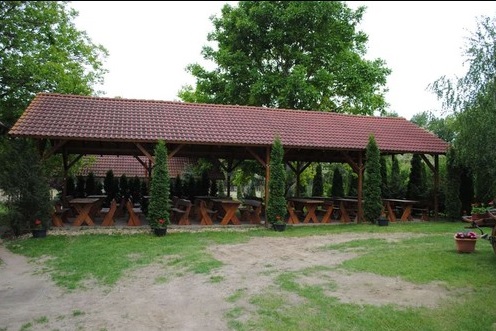 Idilli Pihenőpark Lovastanya és Panzió