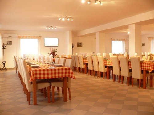 Idilli Pihenőpark Lovastanya és Panzió