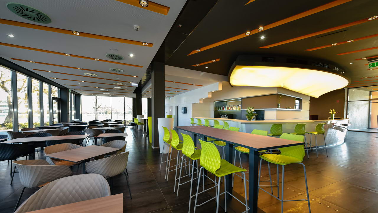 Best Western Plus Lakeside Hotel