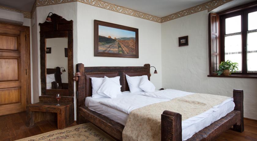 Halasi Pince Panzió Étterem